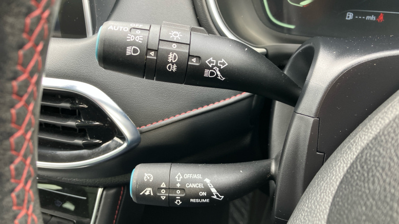 MG Hs 1.5 T-GDI Exclusive 5dr DCT Petrol Hatchback